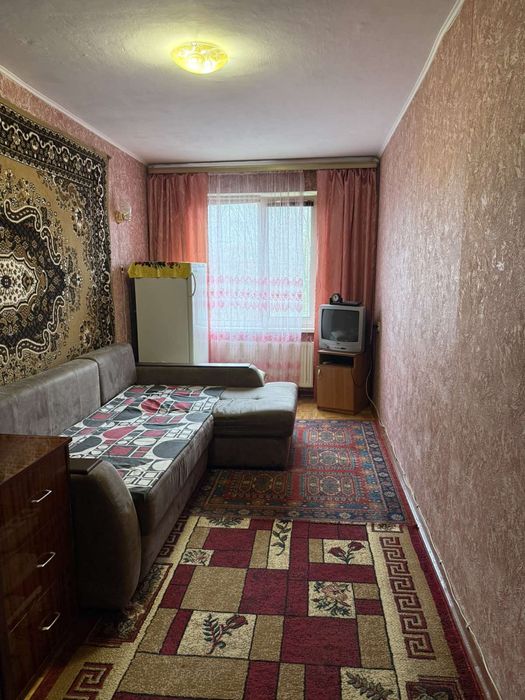 Продаж 2-х кімнатна район 15 школи