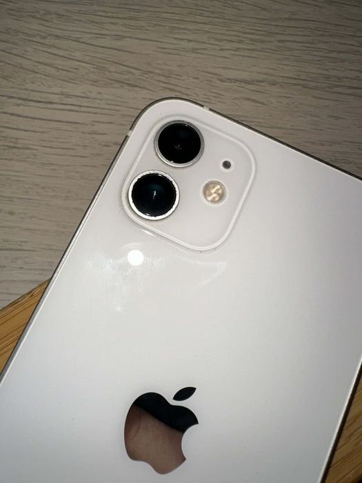 iPhone 12. Stan bardzo dobry