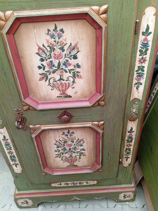 Komoda  kredens Voglauer  w stylu rustykalnym