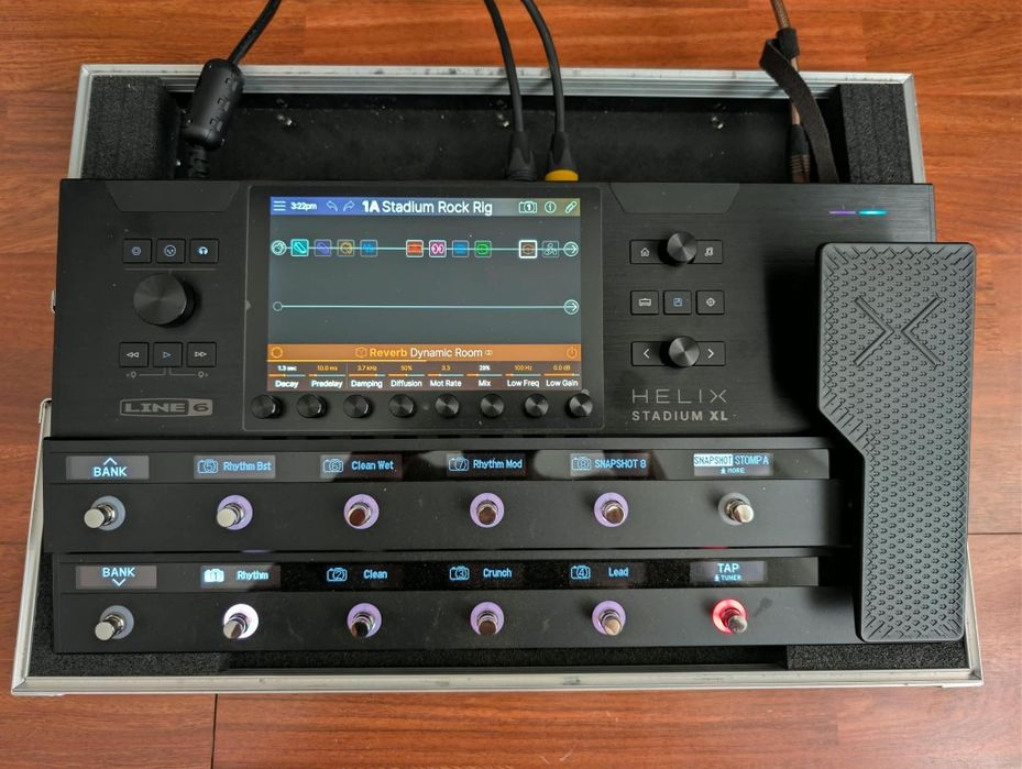 Line 6 Helix Stadium XL + Case Thomann