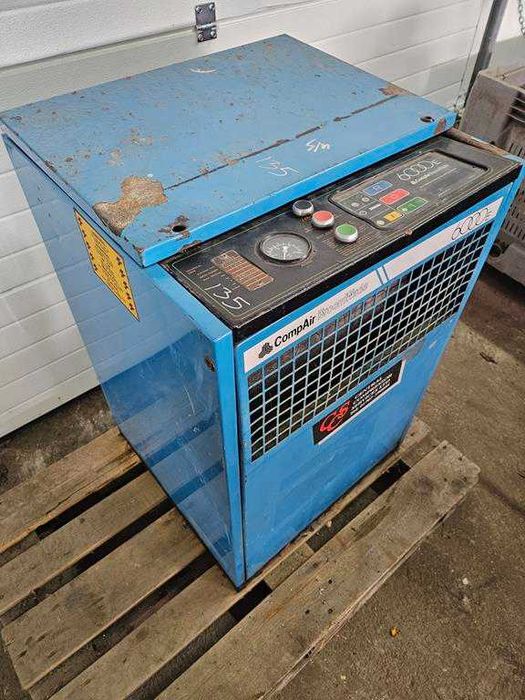 Sprężarka śrubowa, kompresor 7,3kW