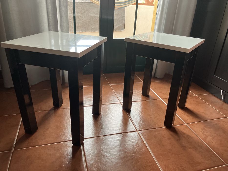 Mesas de apoio pequenas excelente estado