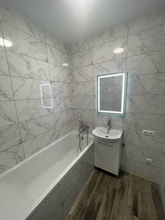 Продаж 2 к квартири новобудова якісний ремонт меблі техніка