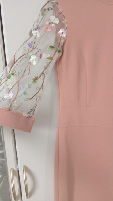 Плаття нарядне з елементами вишивки