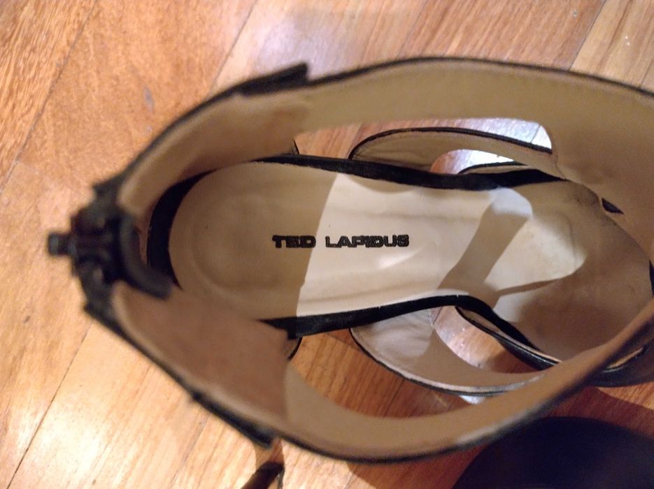 Sapatos Pretos Ted Lapidus