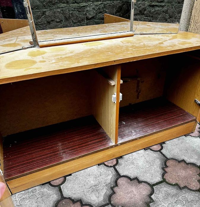 Дзеркало трюмо з шухлядами