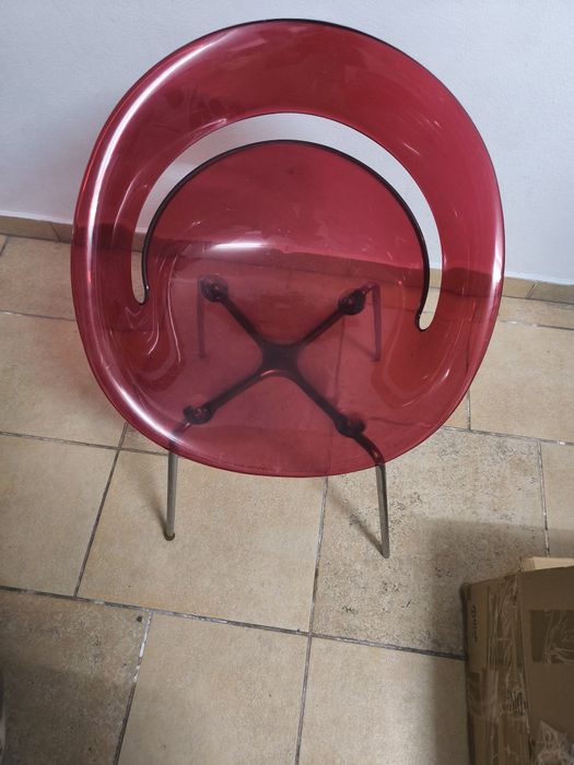 Conjunto de 4 cadeiras, design moderno!