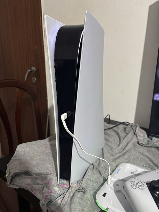 Ps5  350€ 2 comandos