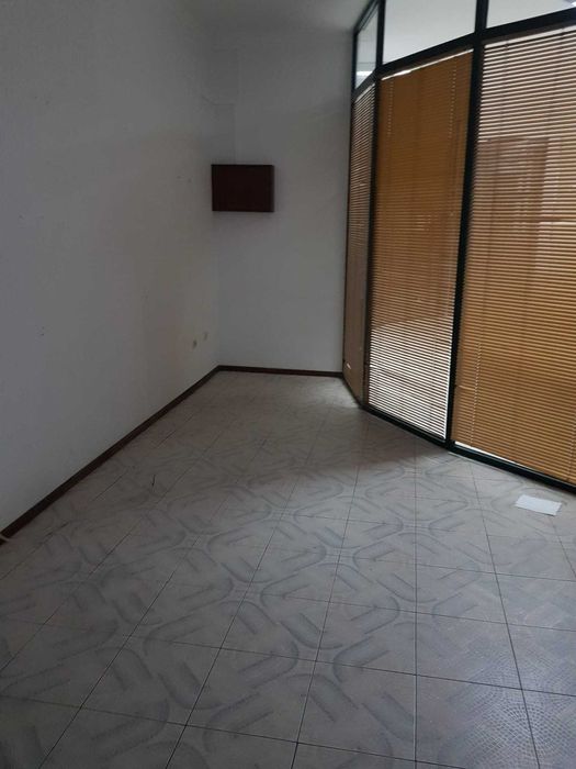 Loja para vender em Tondela. Boa localização.