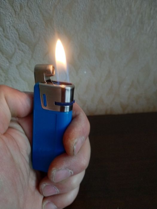 Зажигалки газовые СССР и другие.