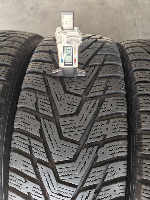 R17 215 60 шини зимові Hankook Winter I*pike X гарний стан