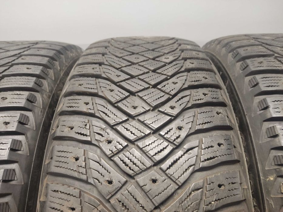 2x235/55R19 + 2x255/50R19 Goodyear UltraGrip Arctic 2 SUV, 2022 rok