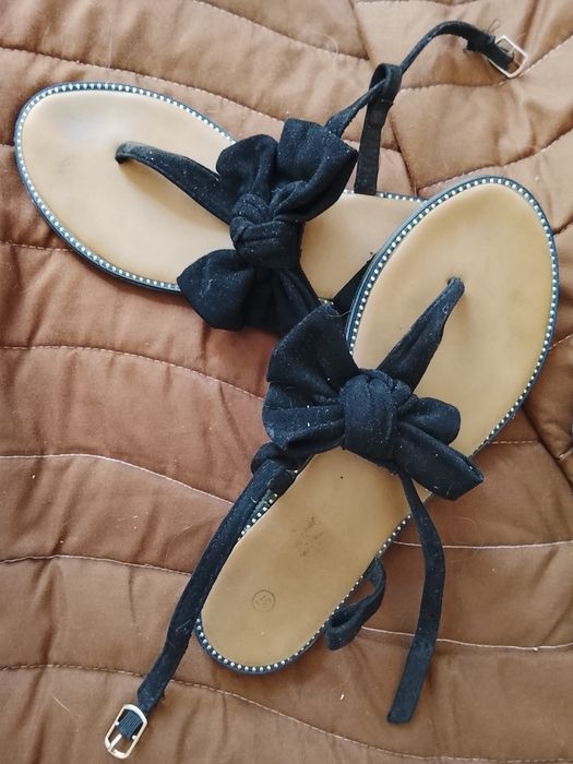 Calçado 10 EUR cada