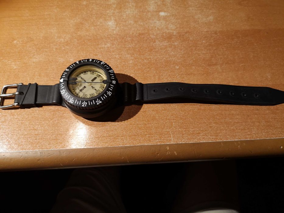 Bússola para desportos radicais