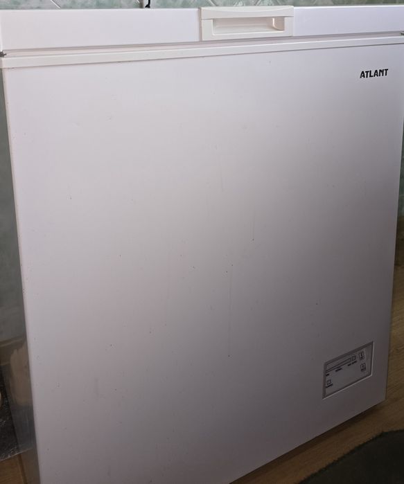 Продам морозильну камеру Atlant