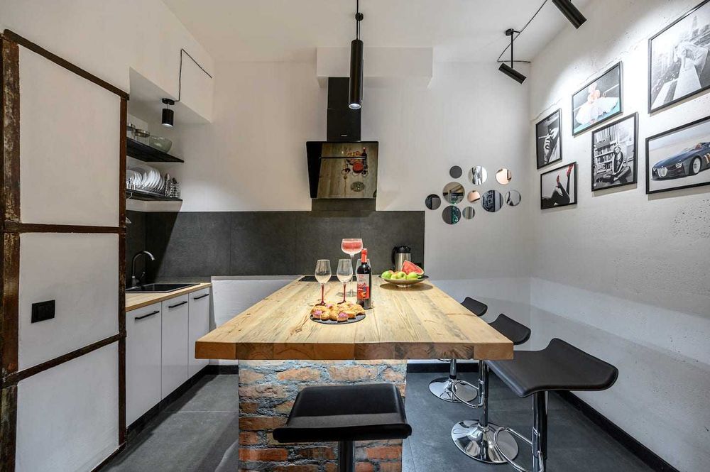 Аренда апартаментов посуточно Лофт/6011