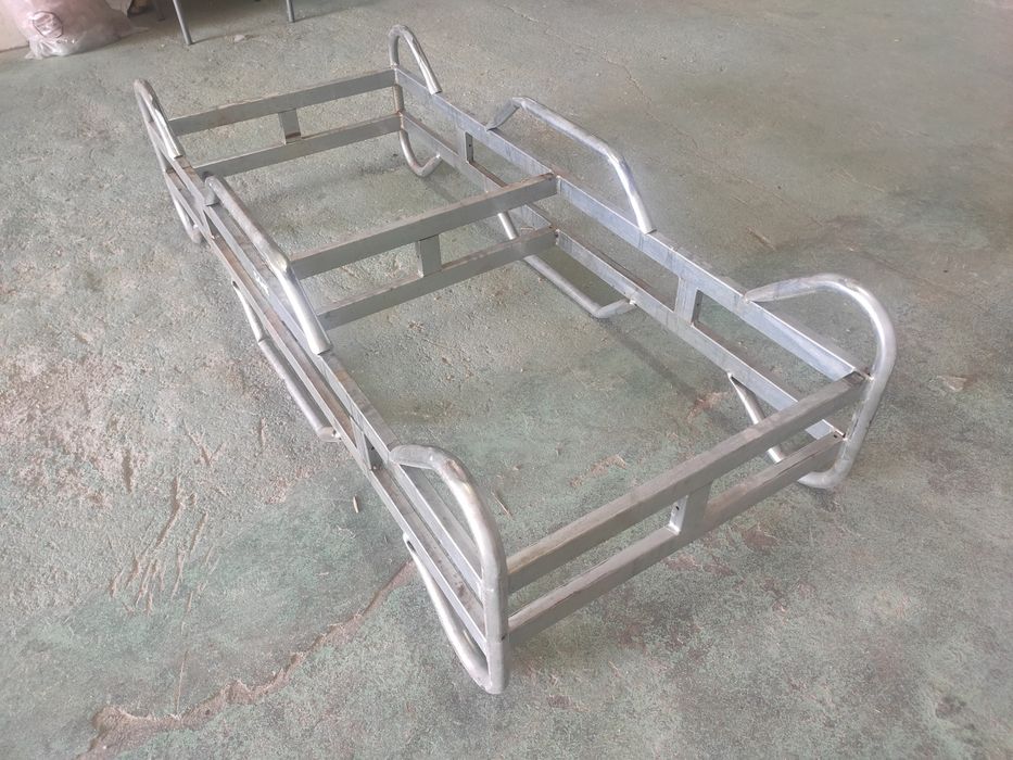 Dormentes/Suportes de metal para barricas de 225L