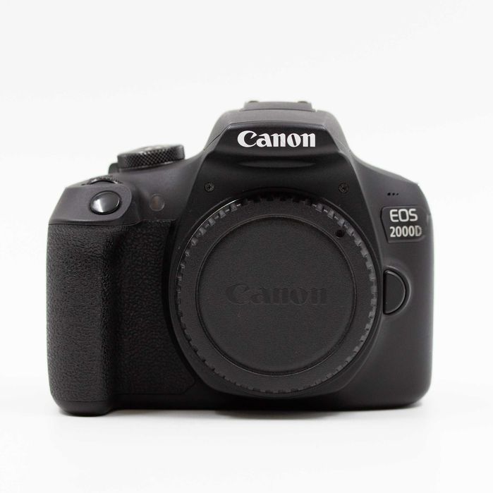 Canon EOS 2000D + EF-S 18-55mm f/3.5-5.6 IS II