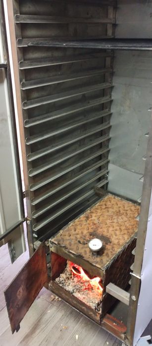 Suszarnia do grzybów opalana drewnem