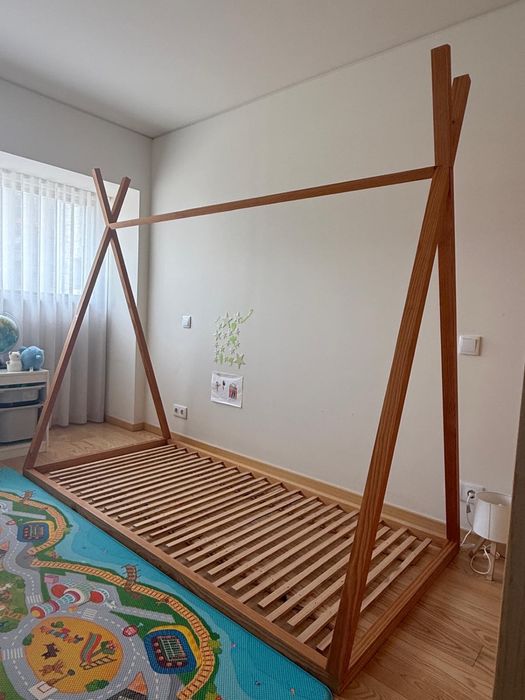 Cama de criança Montessori