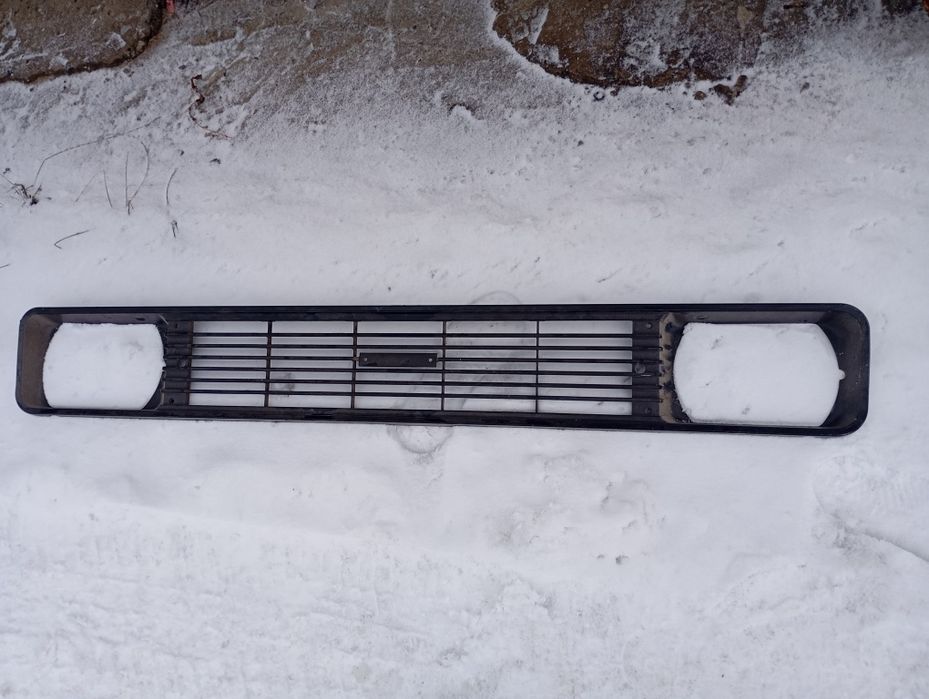 Решітка радіатора АЗЛК 2141