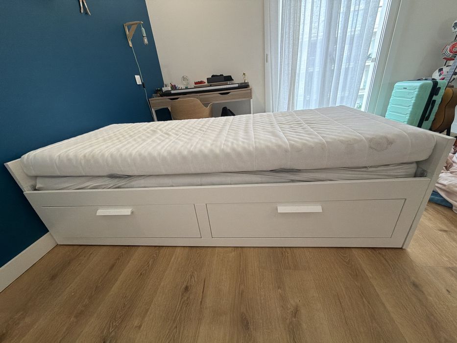 Cama ikea com gavetao