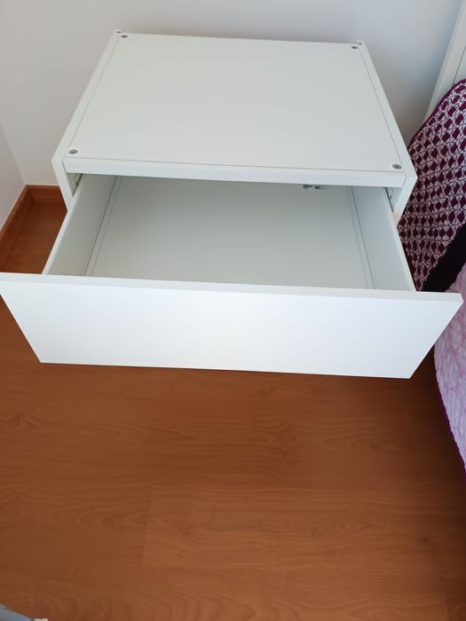 Móvel de arrumação PLATSA da IKEA, com 3 gavetas.
Peça nova e em bom e