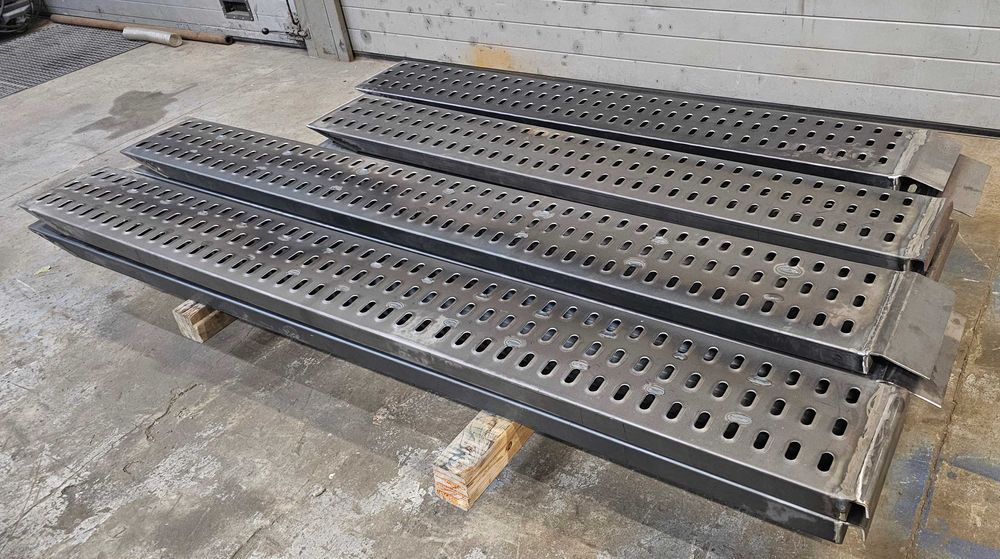 Najazd podjazd LOHR szeroki 40cm 3m laweta przyczepka PRODUCENT