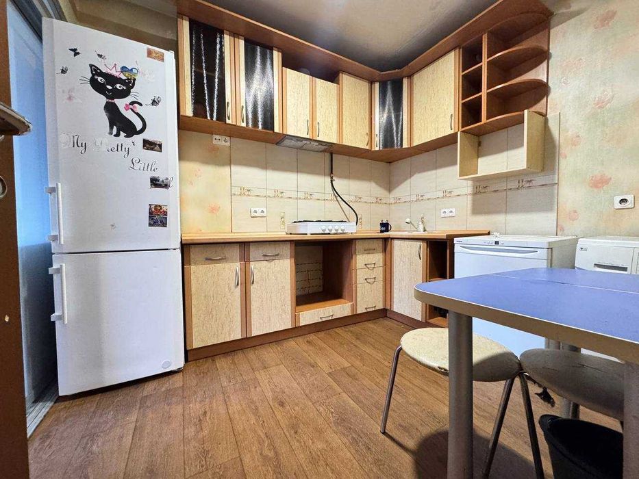 Купите квартиру в центре на С.Стрельцов (Артема), 33 в районе В.Неба