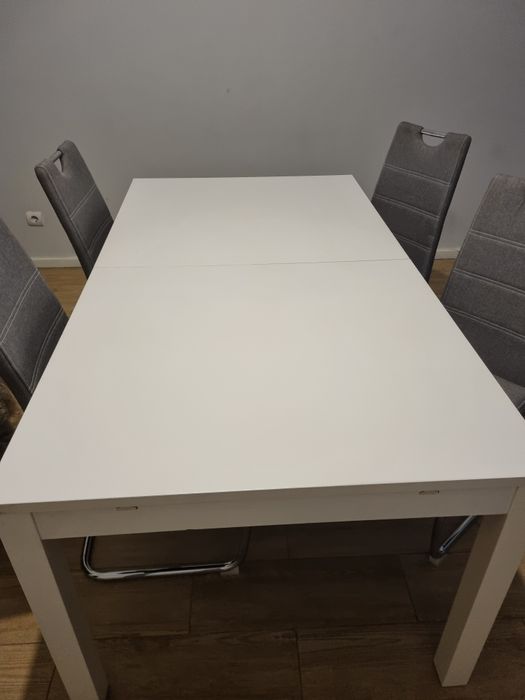 Mesa extensível  + 4 cadeiras