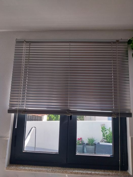 Persiana nova , estore