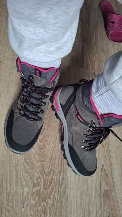 Продам демісезонні ботинки