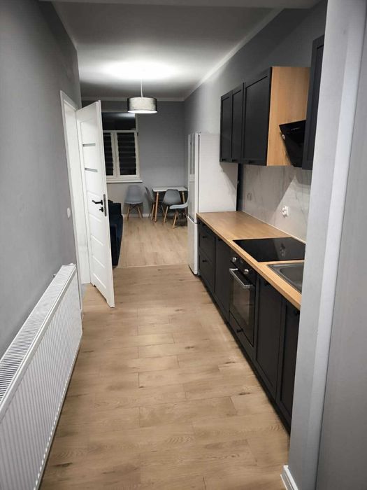 Mieszkanie 35m2 Sieradz, ul.Rynek 8, Parking, 2200zł, bez czynszu