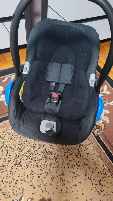 Дитяче автокрісло 0+