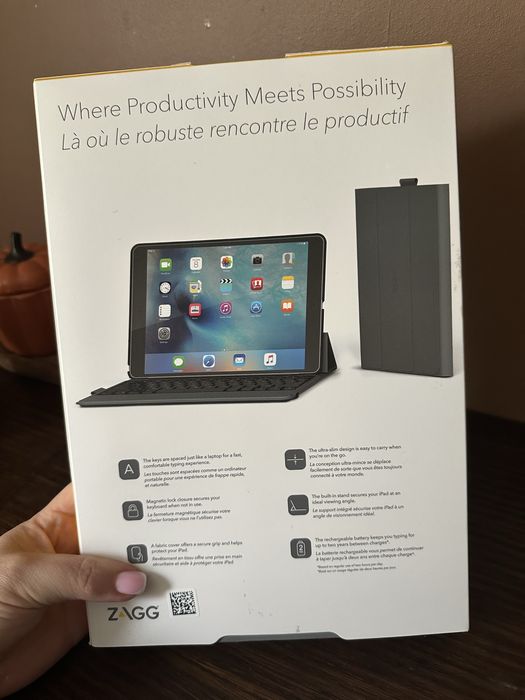 Чохол клавіатура для iPad Pro ZAGG