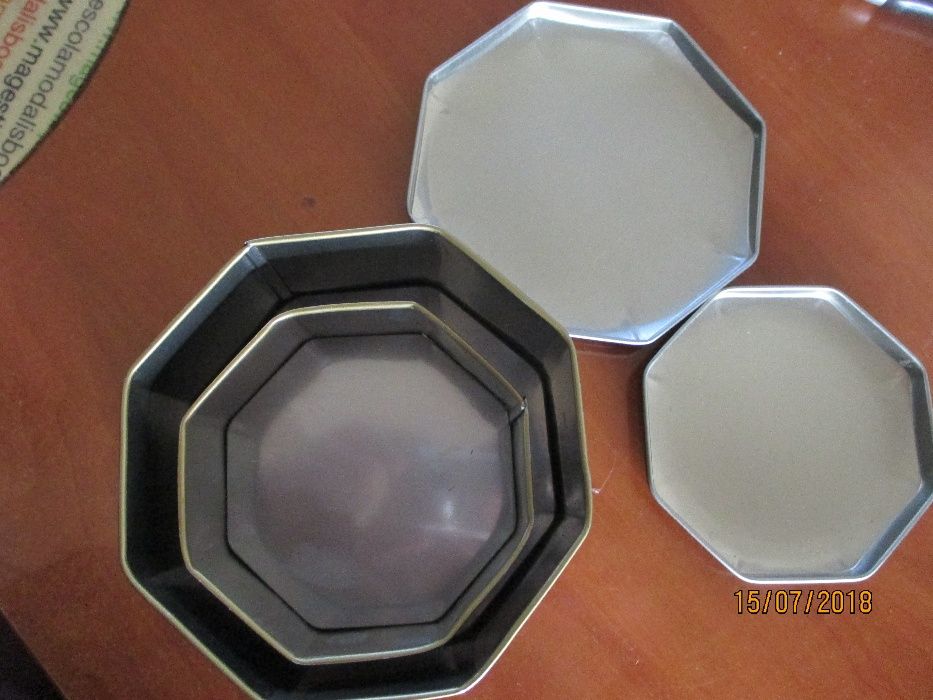 2 caixas metálicas hexagonais, muito bonitas