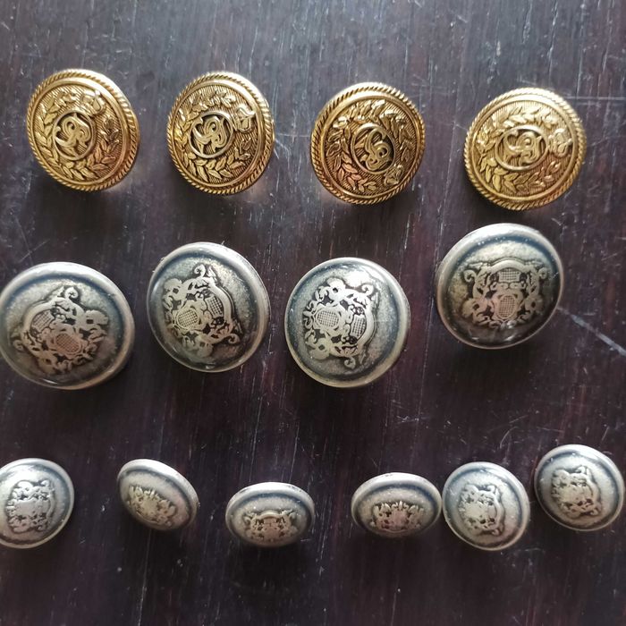 Пуговицы клубные металлические
