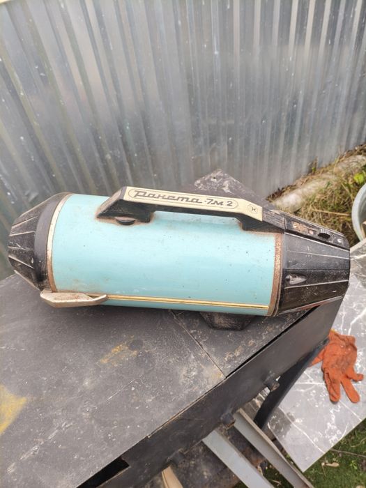 Пилосос Ракета 7 м корпус без шланга чехол для мусора немає