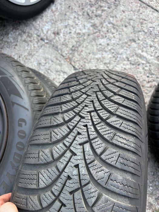 Koła zimowe Opel Astra H 195/65 R15 Goodyear Ultragrip 9