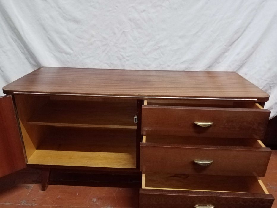 Тумбочка,комод или под ТВ. тех времен...