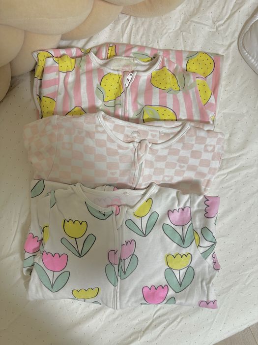 Три ромпери / піжами для сну від фірми Next у 98 розмірі