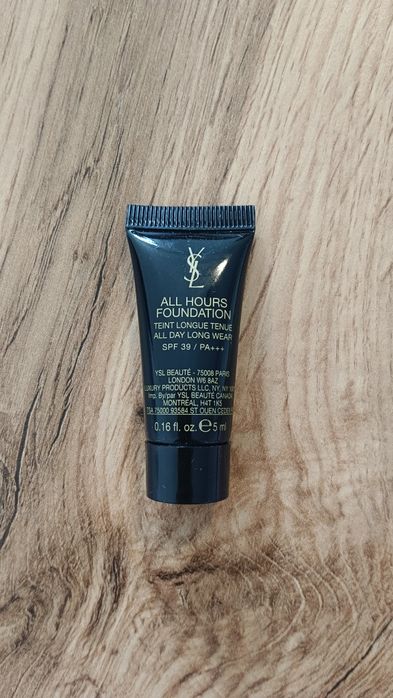 Yves Saint Laurent All hours foundation podkład do twarzy 5 ml, MN1