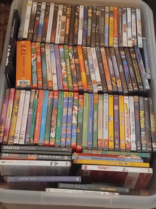 DVD’s – Clássicos & Infantis; CDs música e jogos