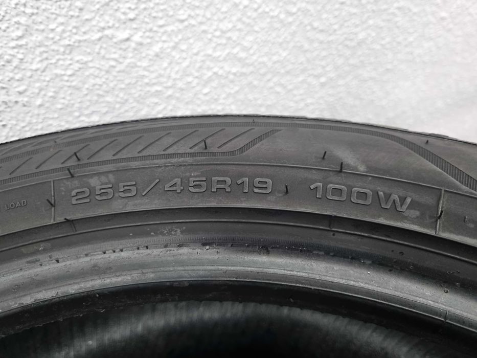 255/45/19 100W Goodyear Vector 4S Gen-3 Dot.1723R POJEDYNCZA