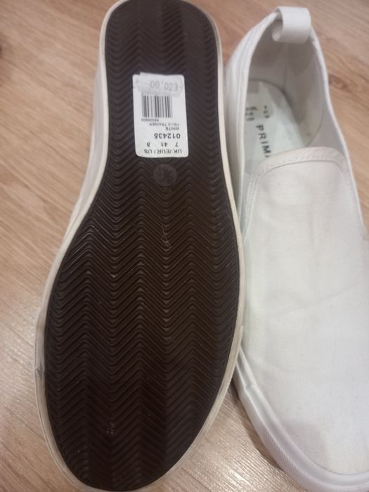 Кеди,мокасини,еспадрильї