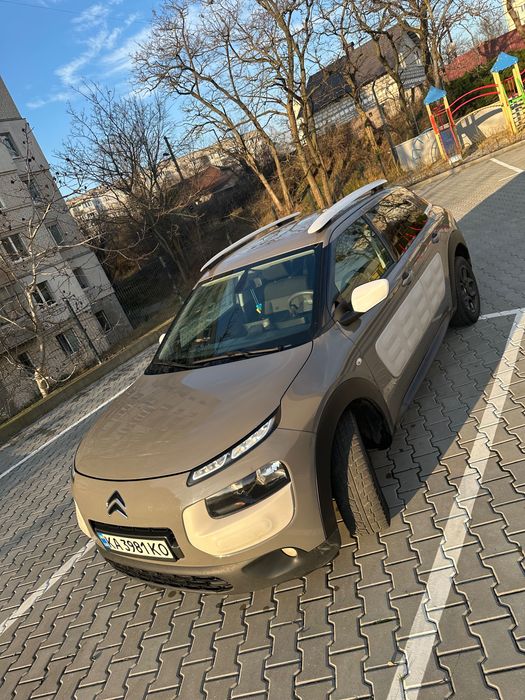 Автомобіль Сітроен С4 кактус
