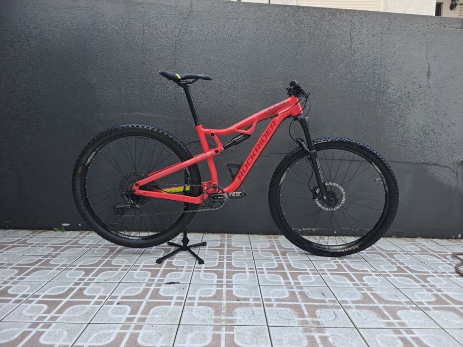 Bicicleta BTT suspensão total