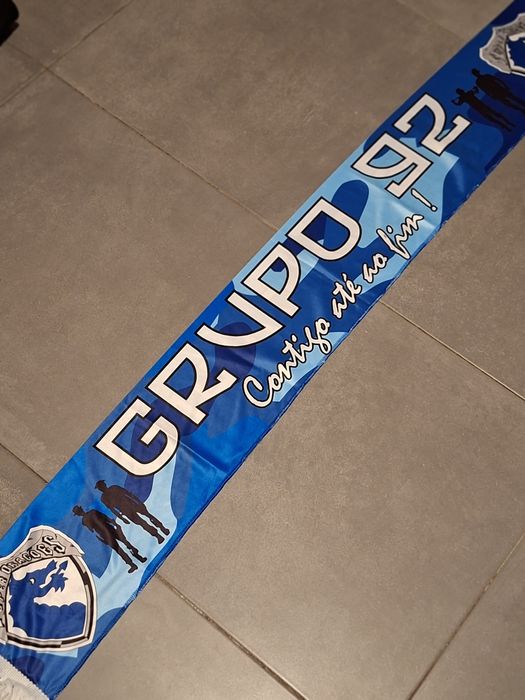 Conjunto 2 cachecóis Porto e uma bandeira com cachecol cozida