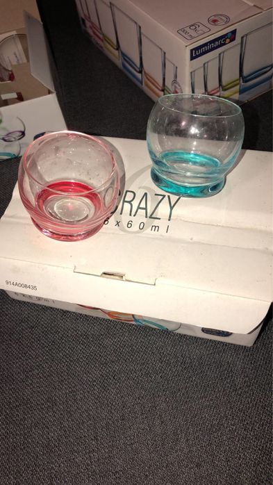 Продам 2 набора стаканчиков новые