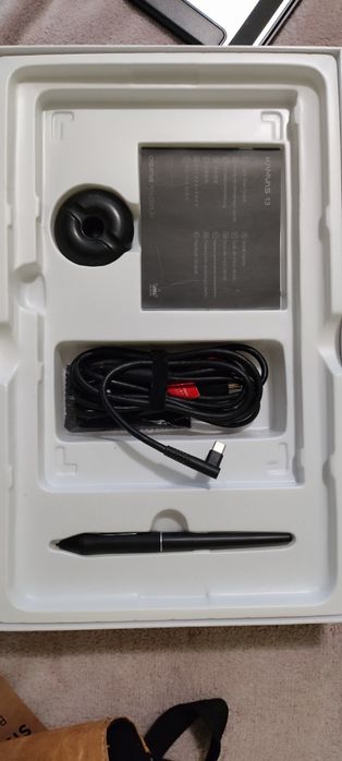 Huion Kamvas 13 z podstawką